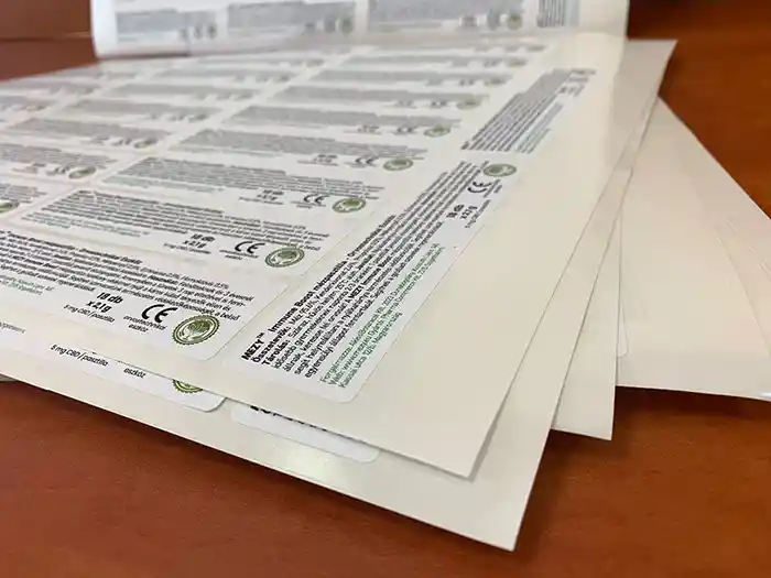 formavágott matrica, címke