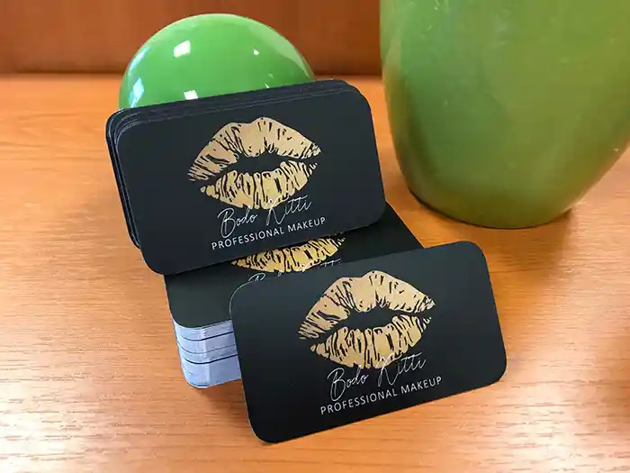 egyedi névjegykártya