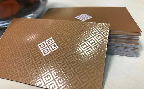 UV formalakkozott névjegykártya